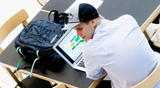 Student in the UEF library.